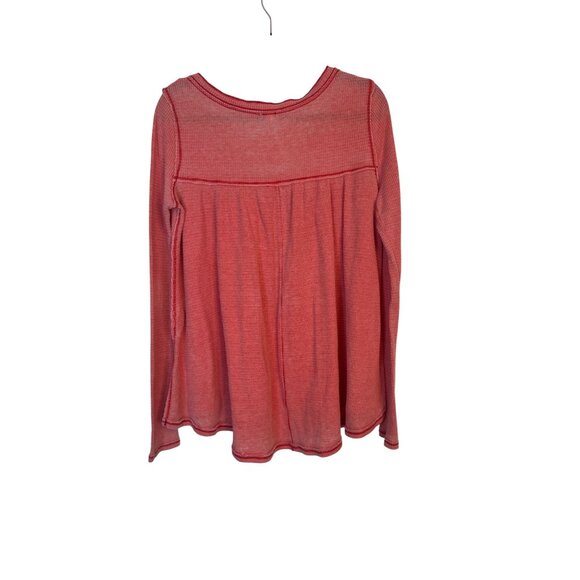2/$30 We The Free By Free People Medium Red/Coral Kai Henley Top Hi Low - Picture 15 of 16